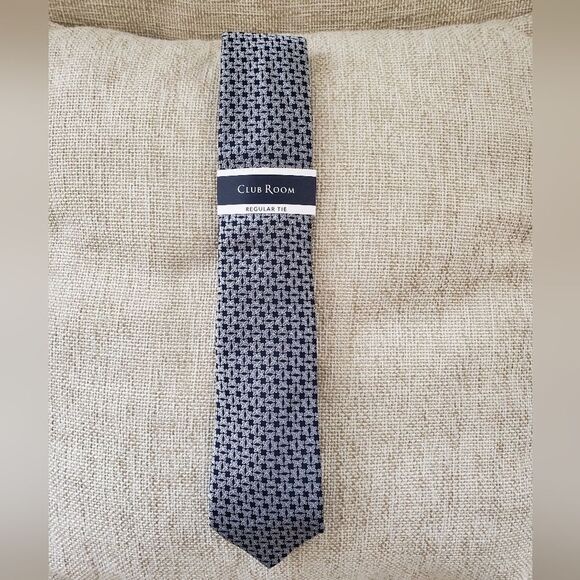 Club Room Classic All-Over Butterfly Neck Tie Navy & Silver 3.25" - Picture 3 of 7